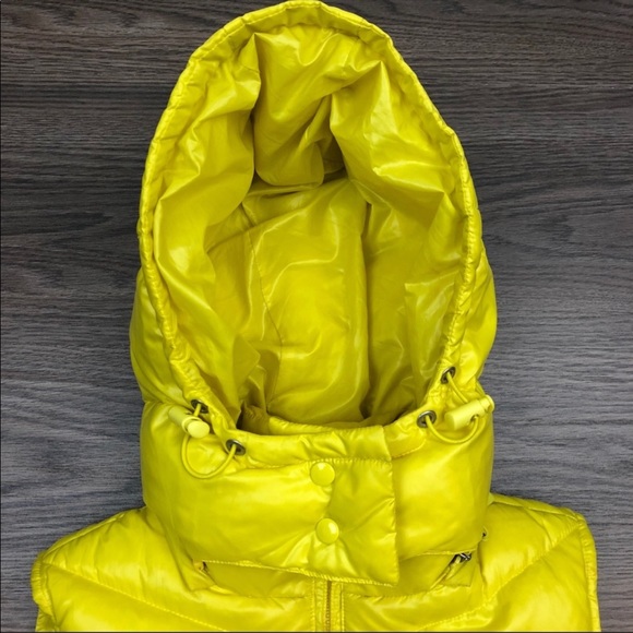 J. Crew Down Puffer Vest Size Small - Picture 3 of 8